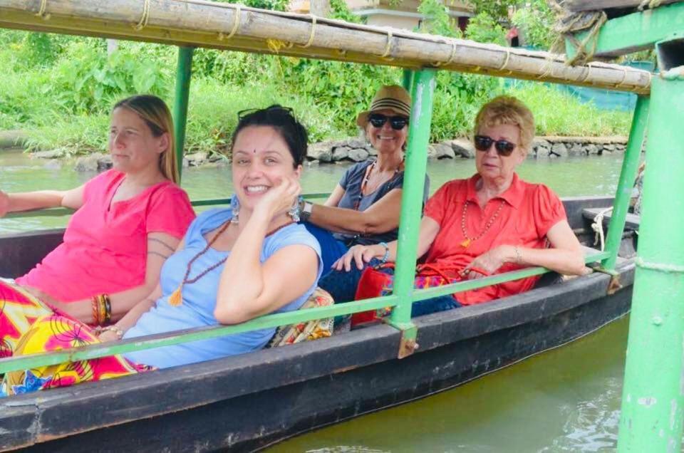 Abru'S Holidays International Travelers Alappuzha Εξωτερικό φωτογραφία