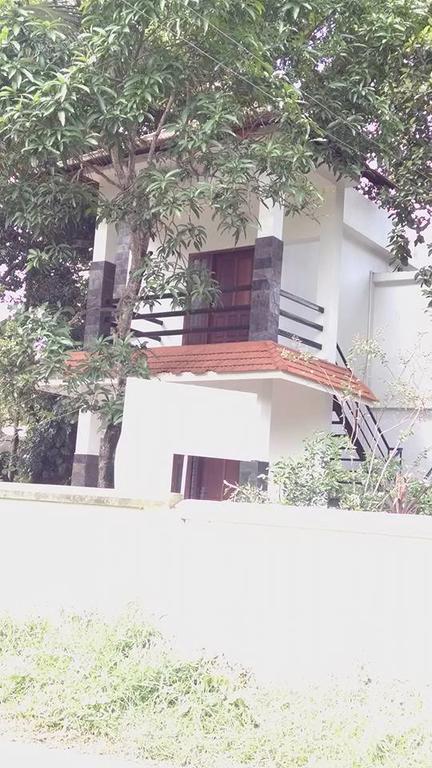 Abru'S Holidays International Travelers Alappuzha Εξωτερικό φωτογραφία
